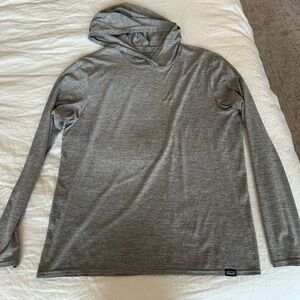 Patagonia Heather Gray Men’s Light Weight Hoodie